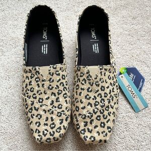 NEW TOMS Natural Textured Cheetah Slip-Ons